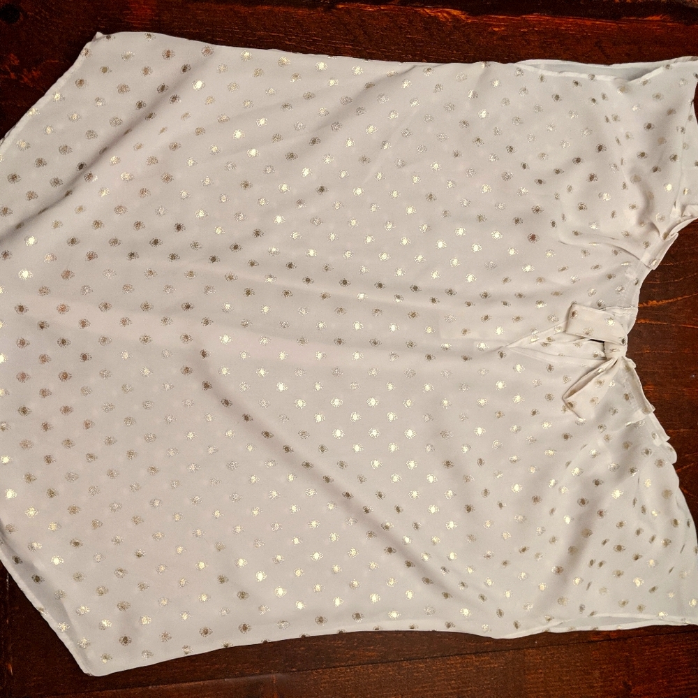 Sleeveless blouse